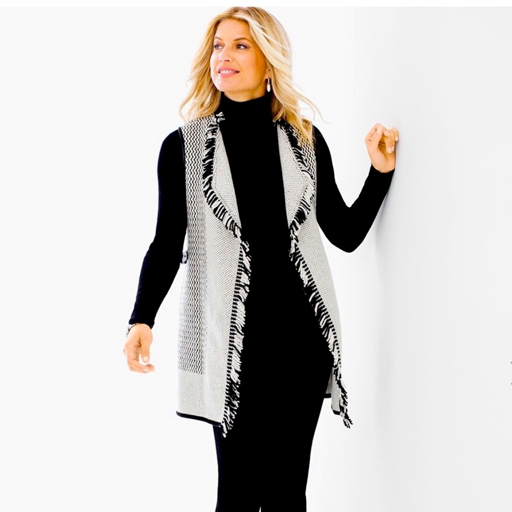 NWT- Chico’s Black & White/ Ecru Textured Gigi Vest Size 0 (Chico’s Sizing: S/4)